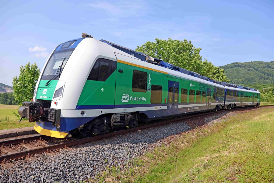 Kraj získal přes dvě a půl miliardy korun na bateriové vlaky