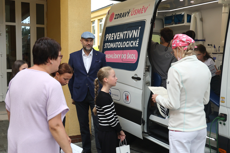 V Dentobusu zkontrolují zoubky více než 1000 školáků z kraje